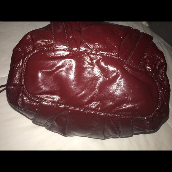 a bag - Picture 3 of 3